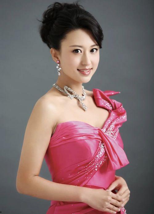 美剧主持人爆料女主视频,主持人惊人爆料引发热议  第1张